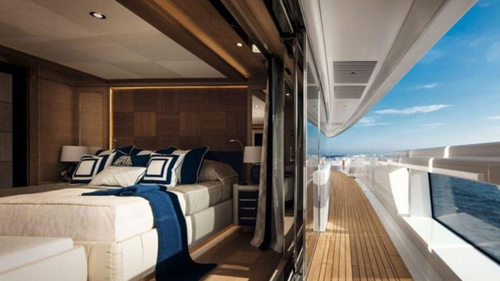 serviço-de-quarto-em-iates-de-luxo